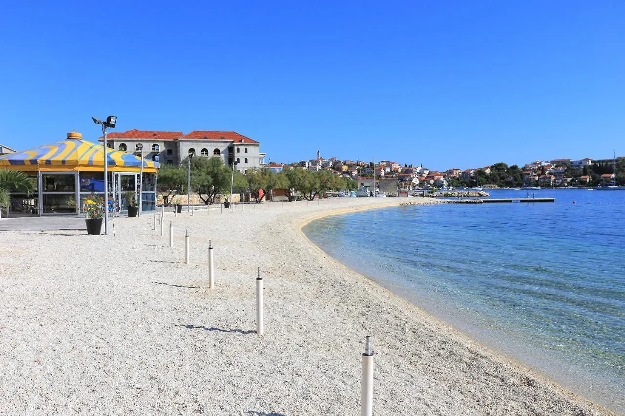 Apartments With A Parking Space Seget Vranjica, Trogir - 8507 0*,