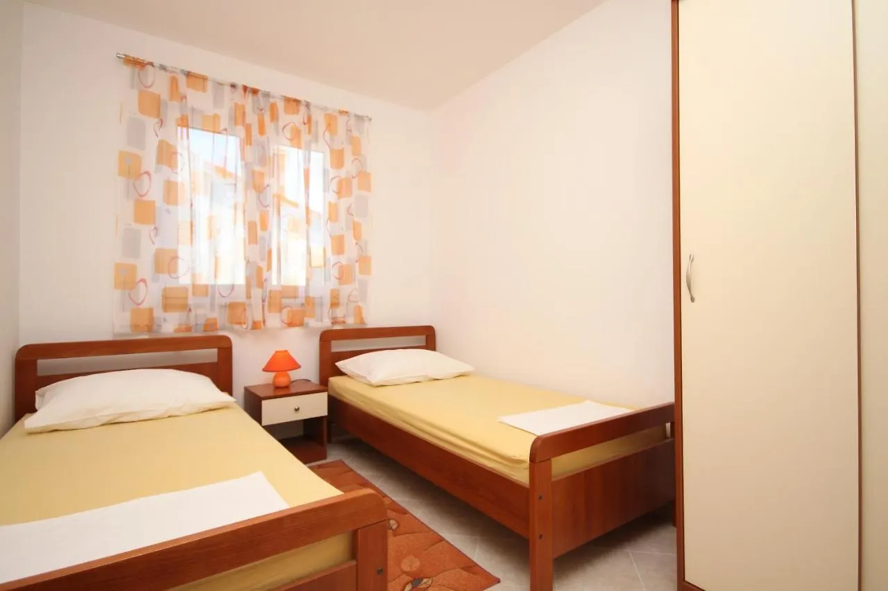 Apartments With A Parking Space Seget Vranjica, Trogir - 8507